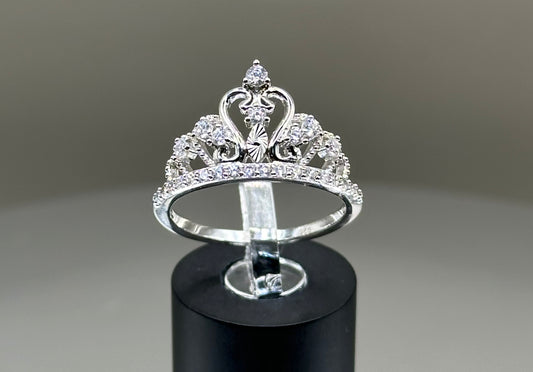 Silver ring with crown design