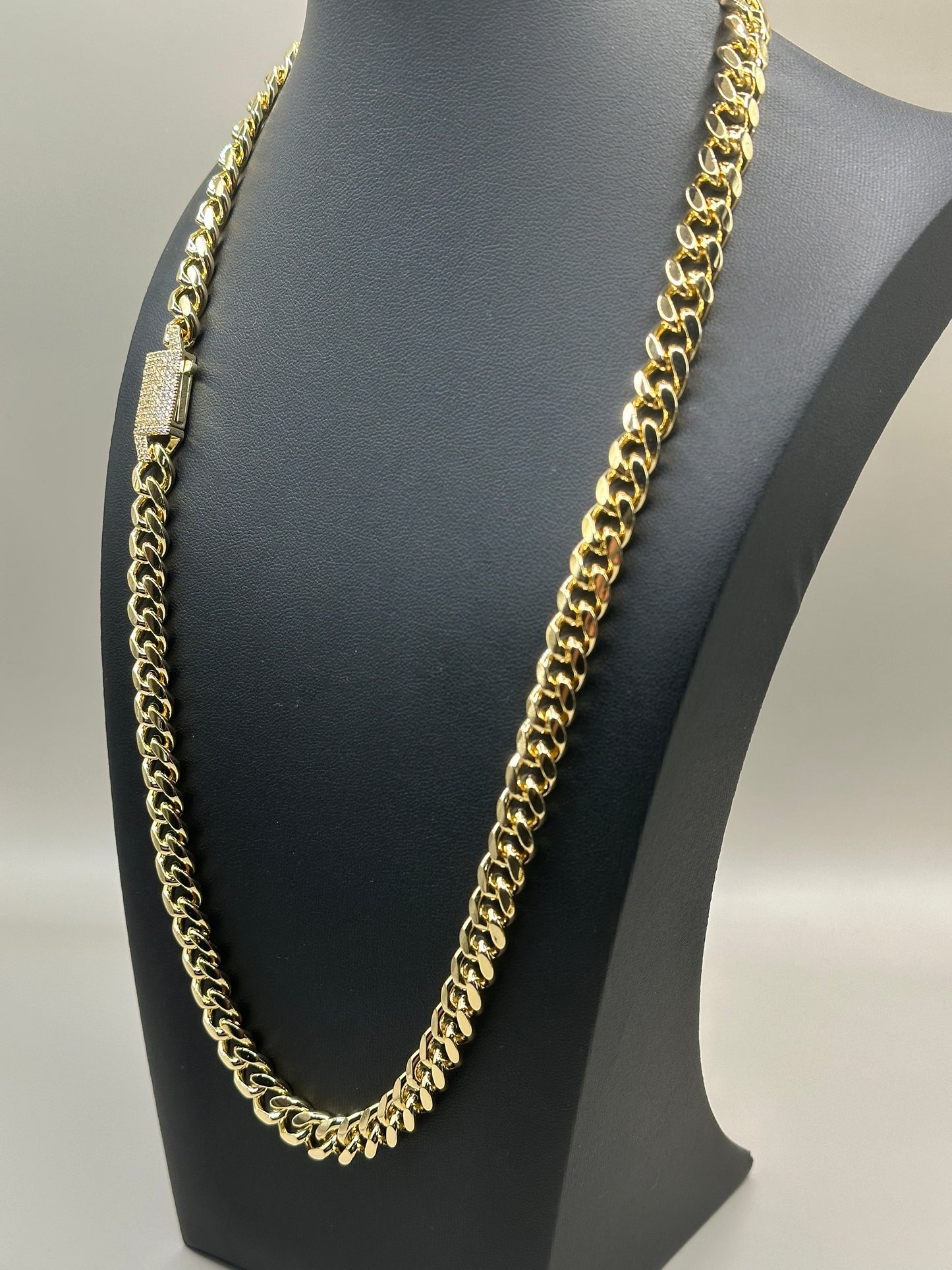 18k GOLD-FILLED MIAMI CUBAN CHAIN