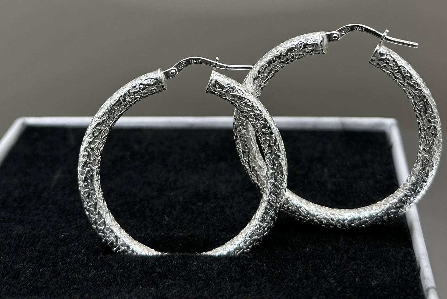 Geometric silver fashion hoop earrings