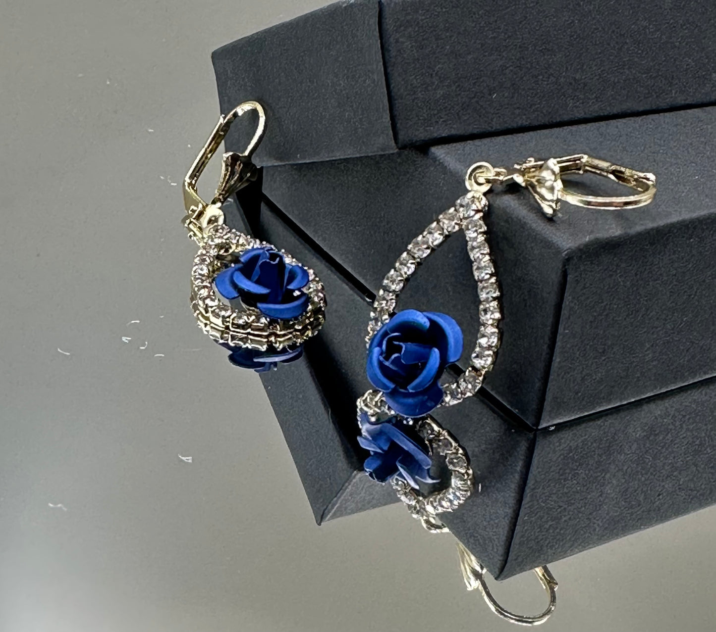 18k Gold-Filled hook Earrings flowers blue